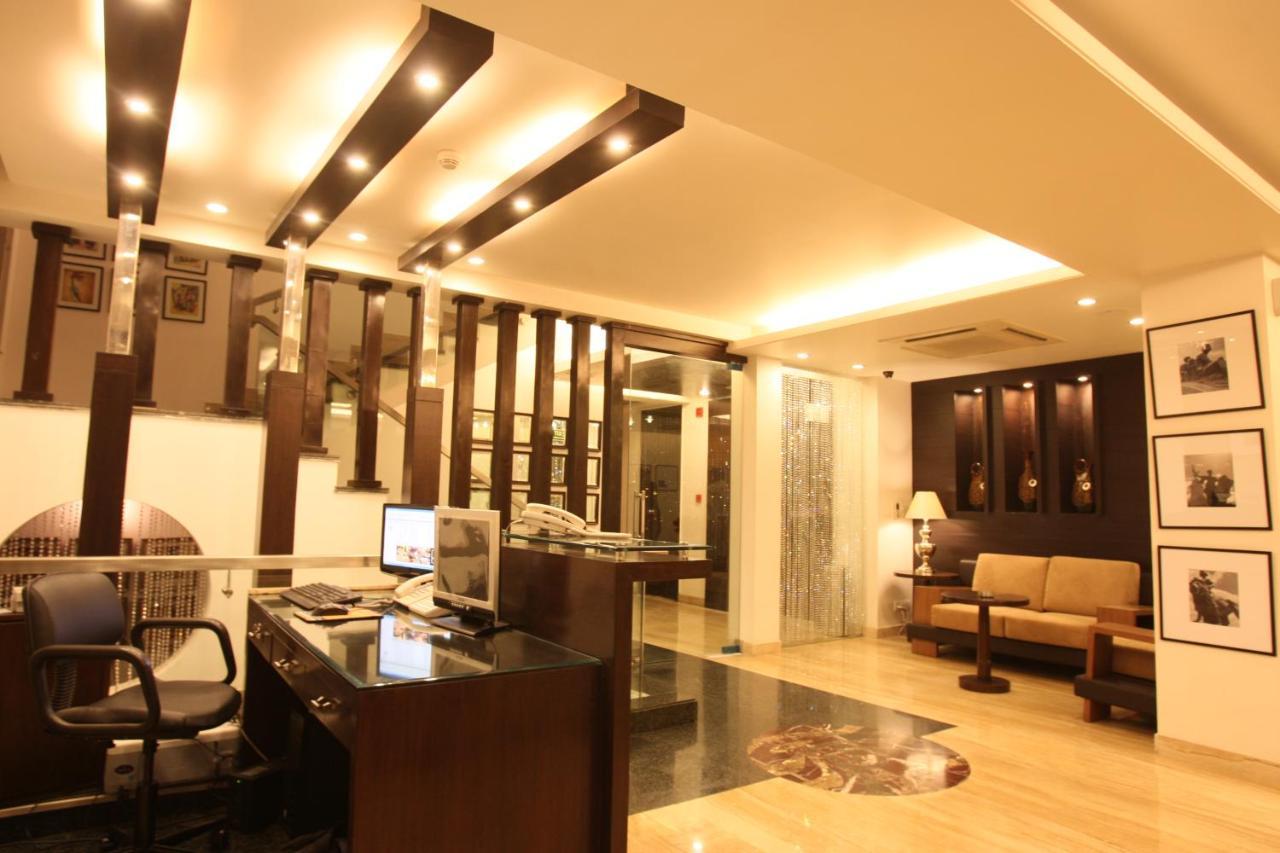 Emblem Hotel New Friends Colony, Neu-Delhi Exterior foto