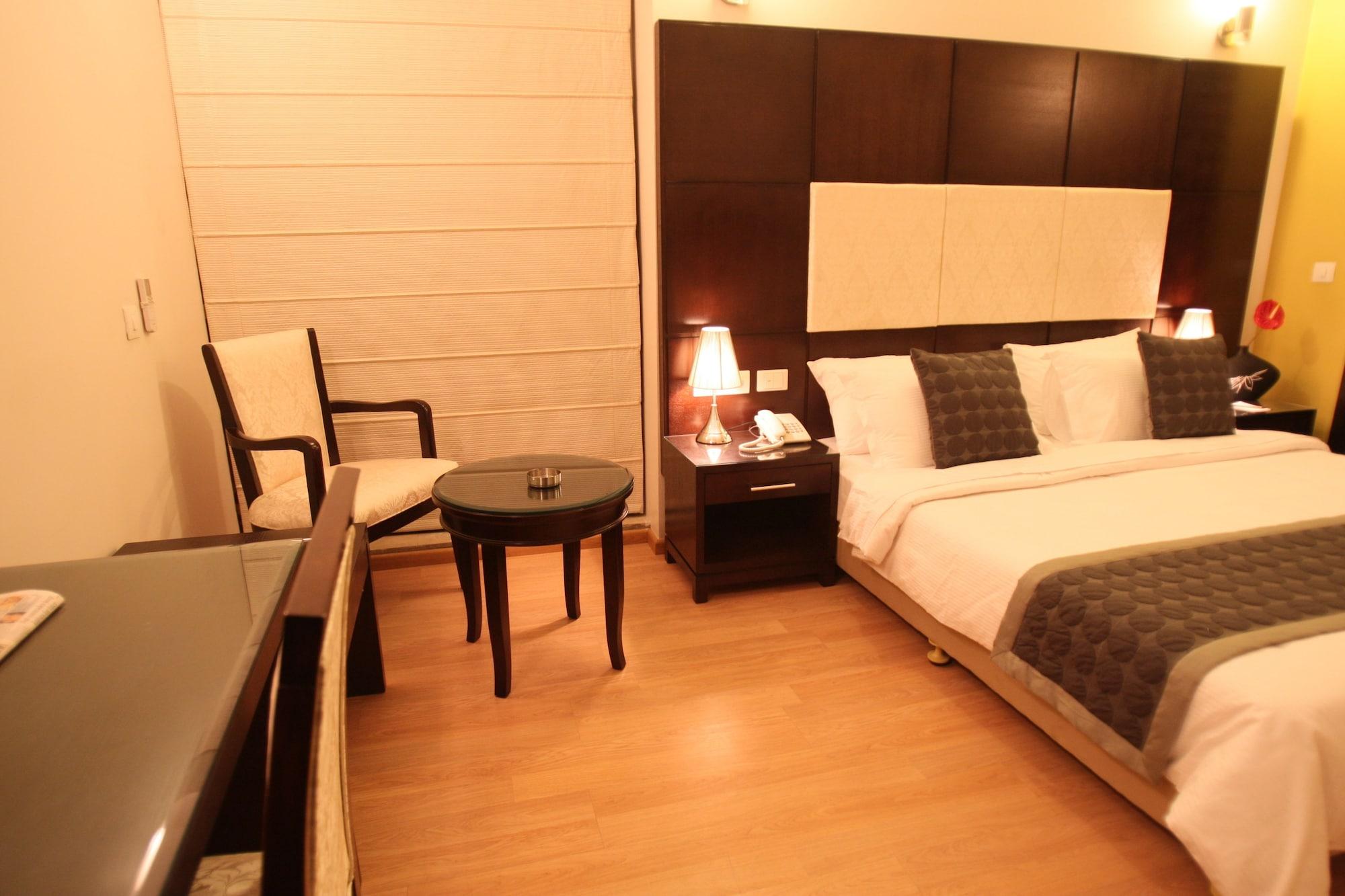 Emblem Hotel New Friends Colony, Neu-Delhi Exterior foto