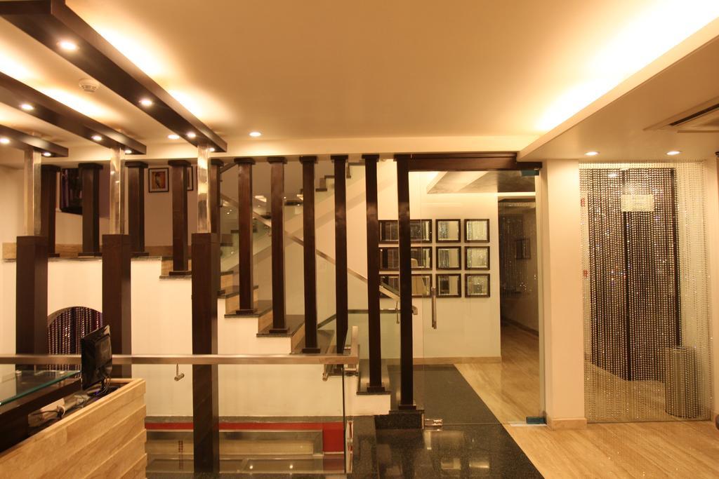 Emblem Hotel New Friends Colony, Neu-Delhi Exterior foto