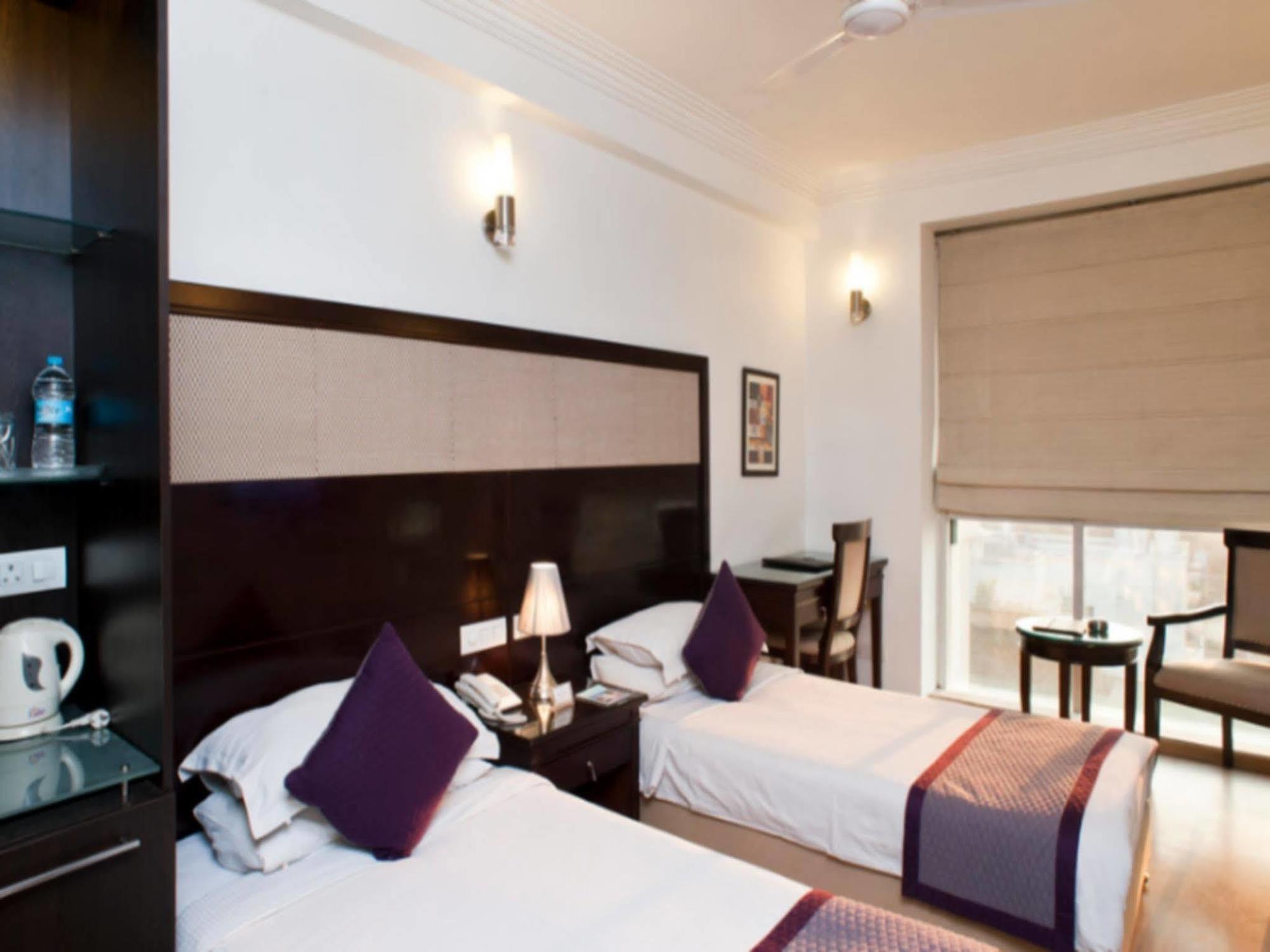 Emblem Hotel New Friends Colony, Neu-Delhi Exterior foto