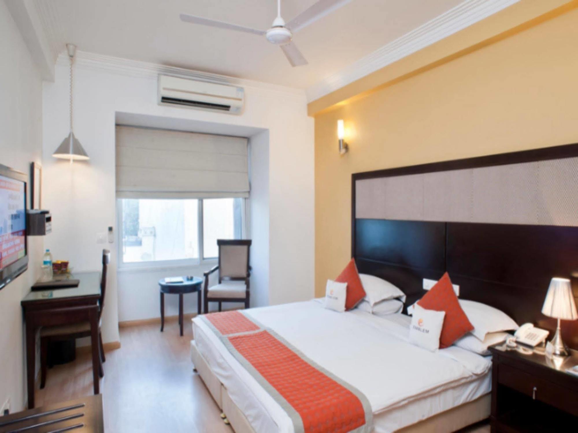 Emblem Hotel New Friends Colony, Neu-Delhi Exterior foto