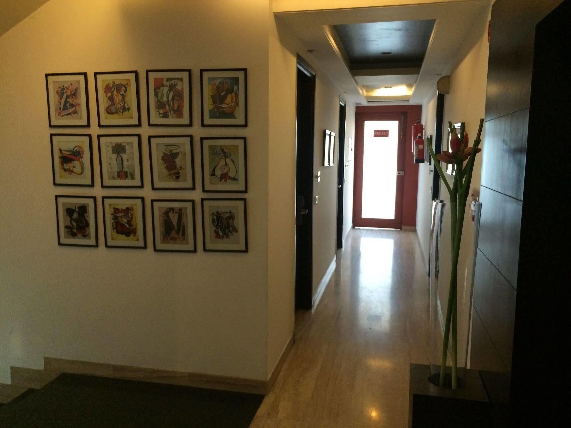 Emblem Hotel New Friends Colony, Neu-Delhi Exterior foto