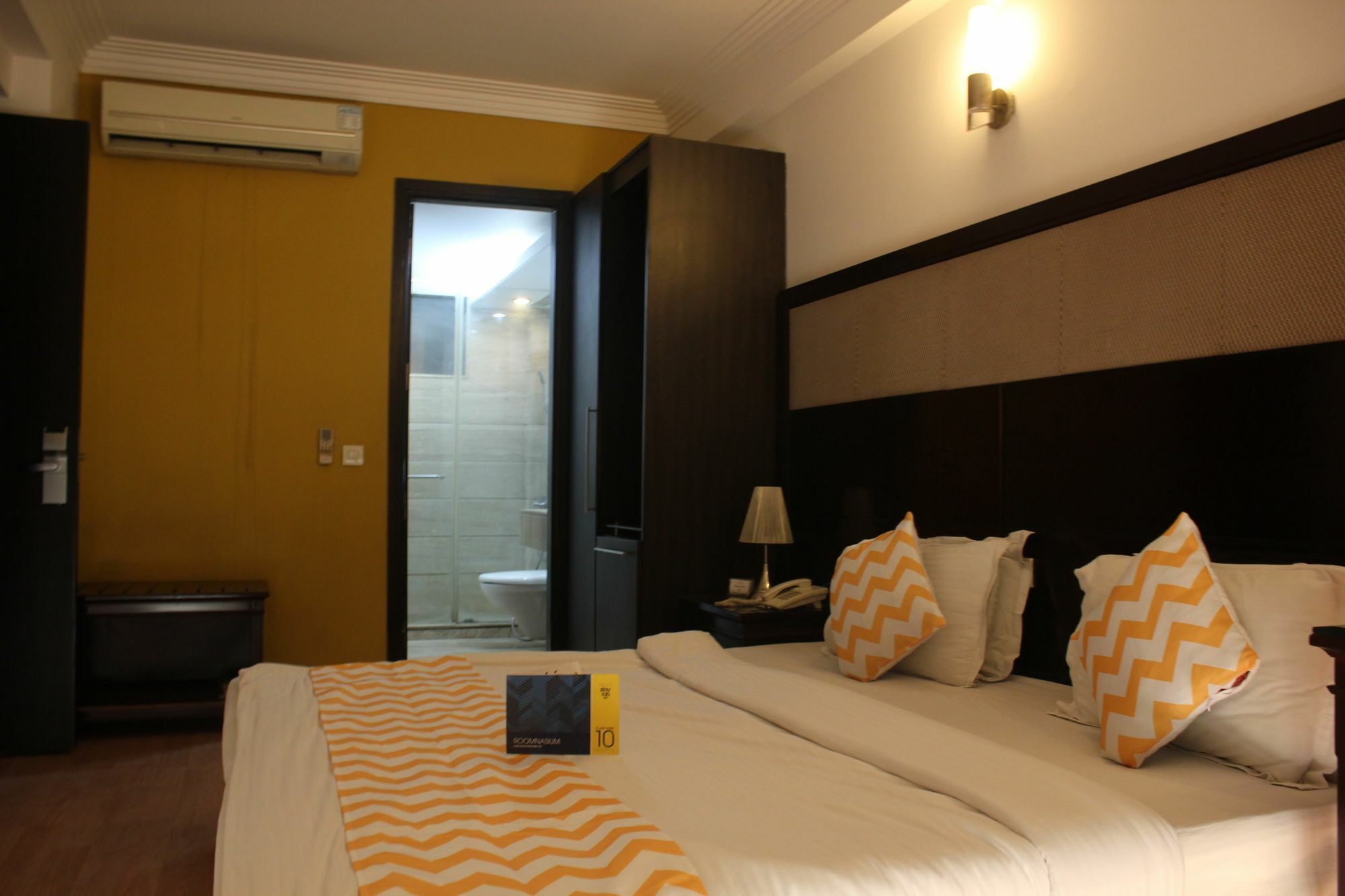 Emblem Hotel New Friends Colony, Neu-Delhi Exterior foto