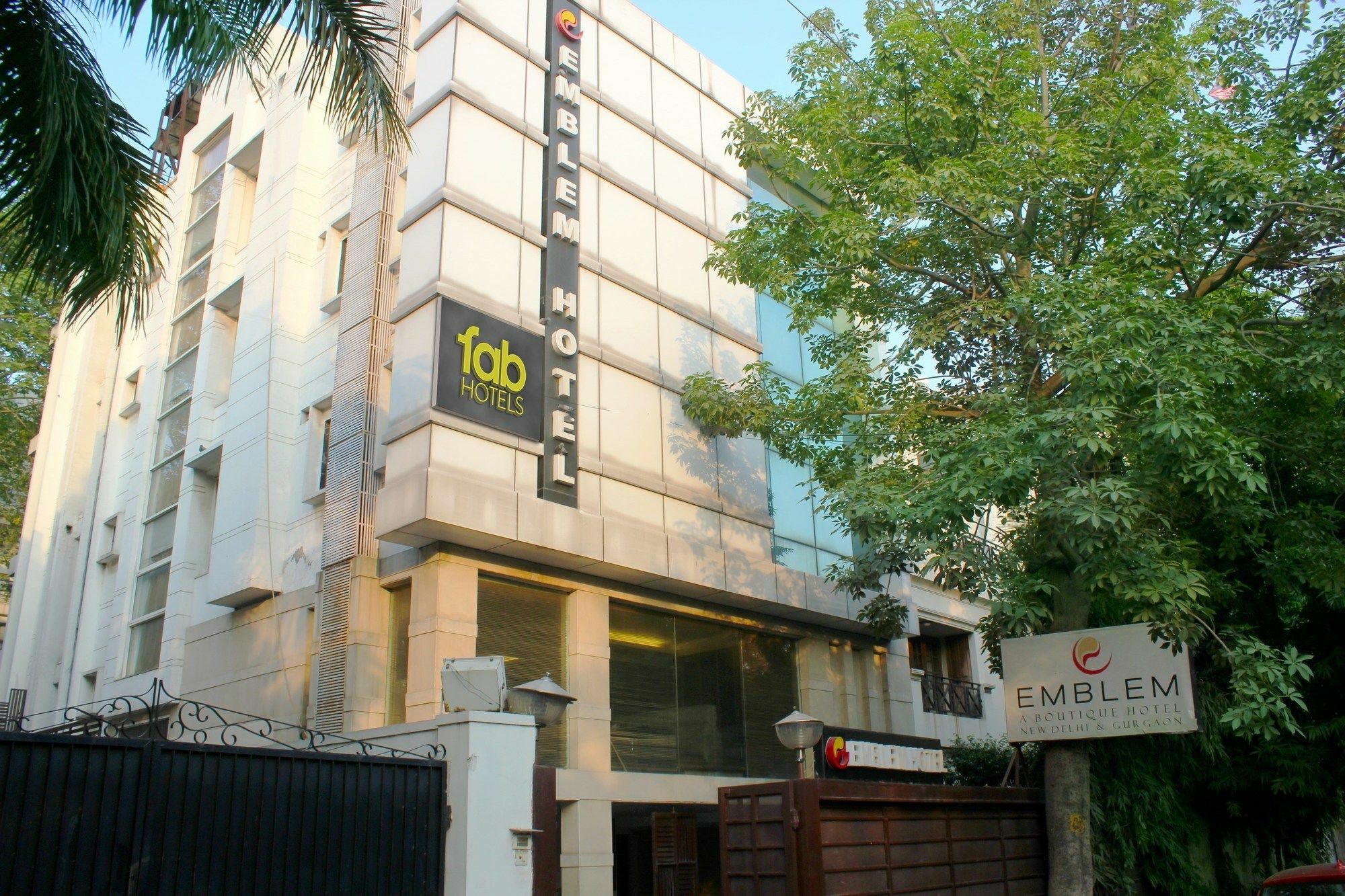 Emblem Hotel New Friends Colony, Neu-Delhi Exterior foto